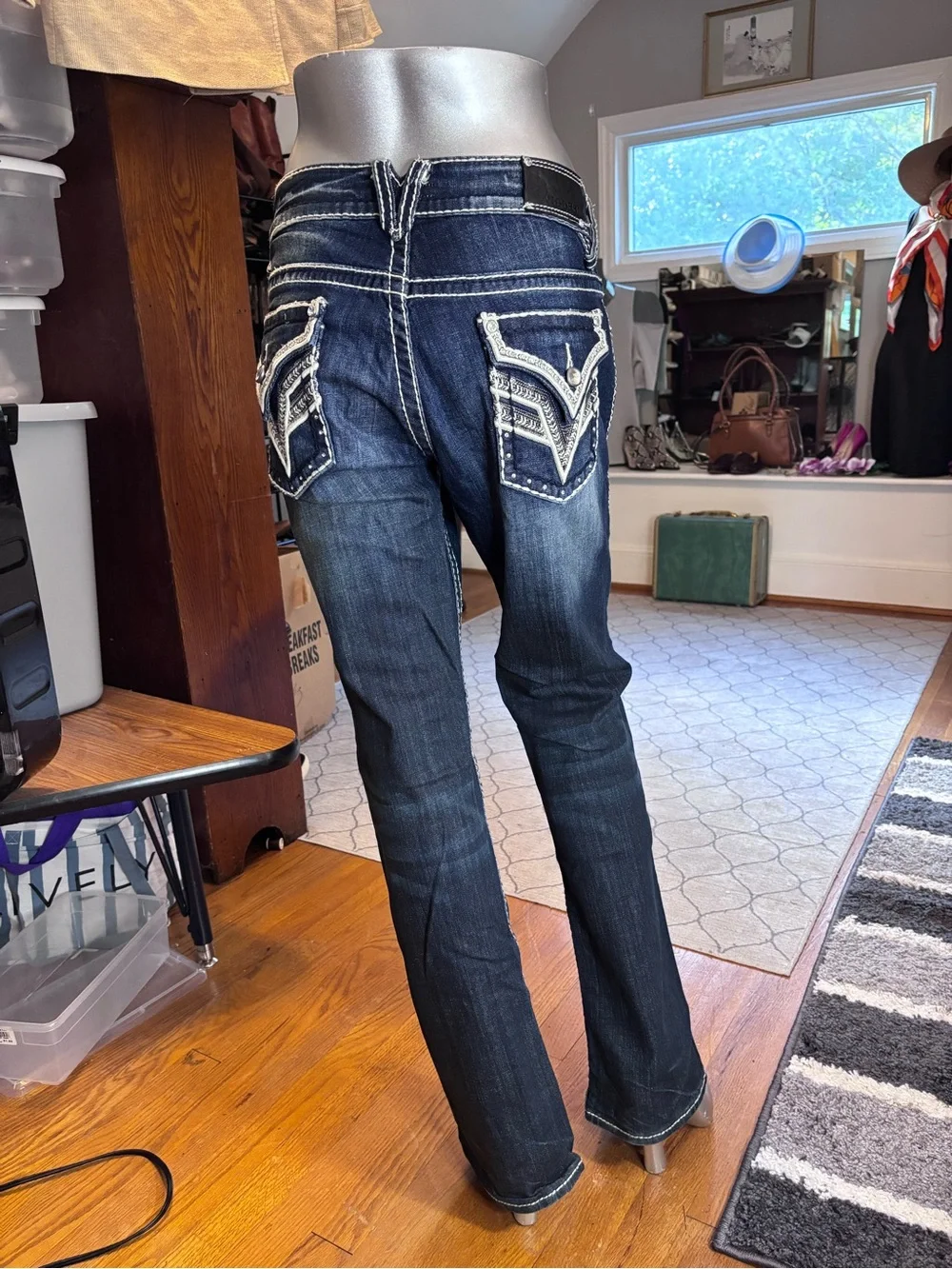 Vigoss Premium Denim Bootcut Jeans Size 32/33 Dark Wash Embellished Pocket Jeans
